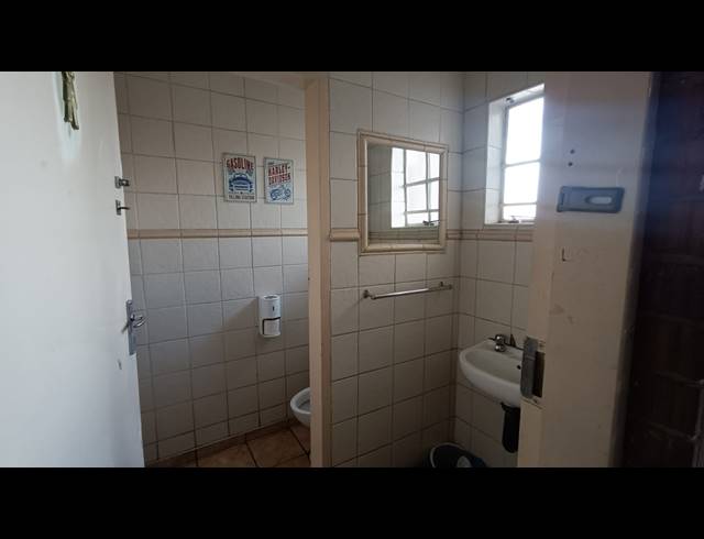 142M² BUSINESS FOR SALE IN VANDERBIJLPARK CE 6